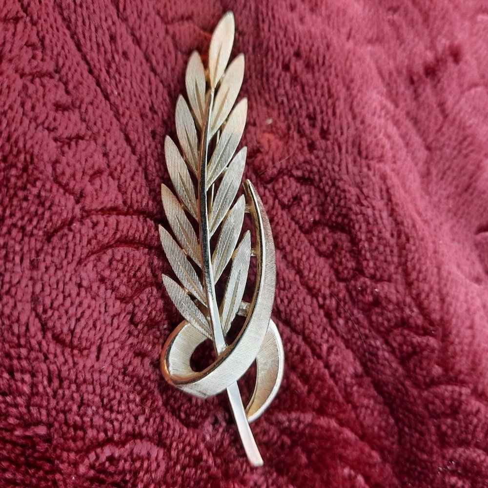 Trifari Gold Tone Palm Leaf/Laurel Pin Brooch
